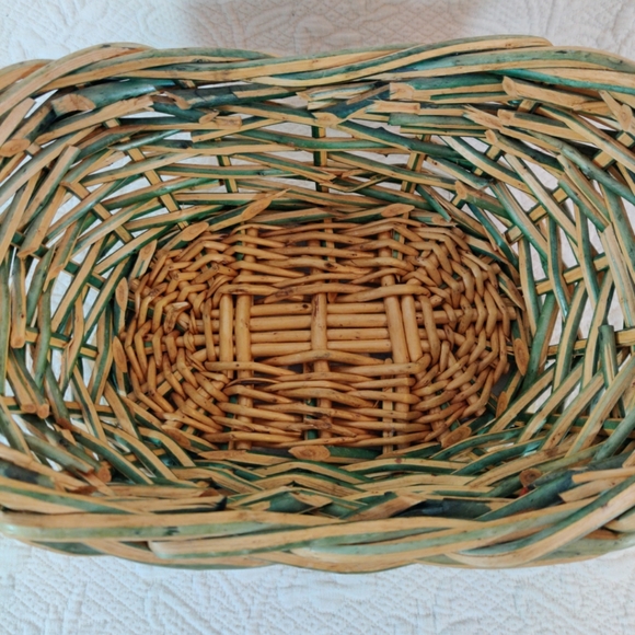 Vintage Weaved Wicker Basket With Hand Carved Wood Handles - Picture 6 of 9
